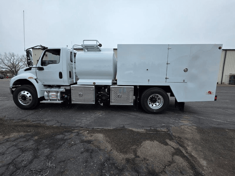on road fuel lube truck with 1000 gallon tank