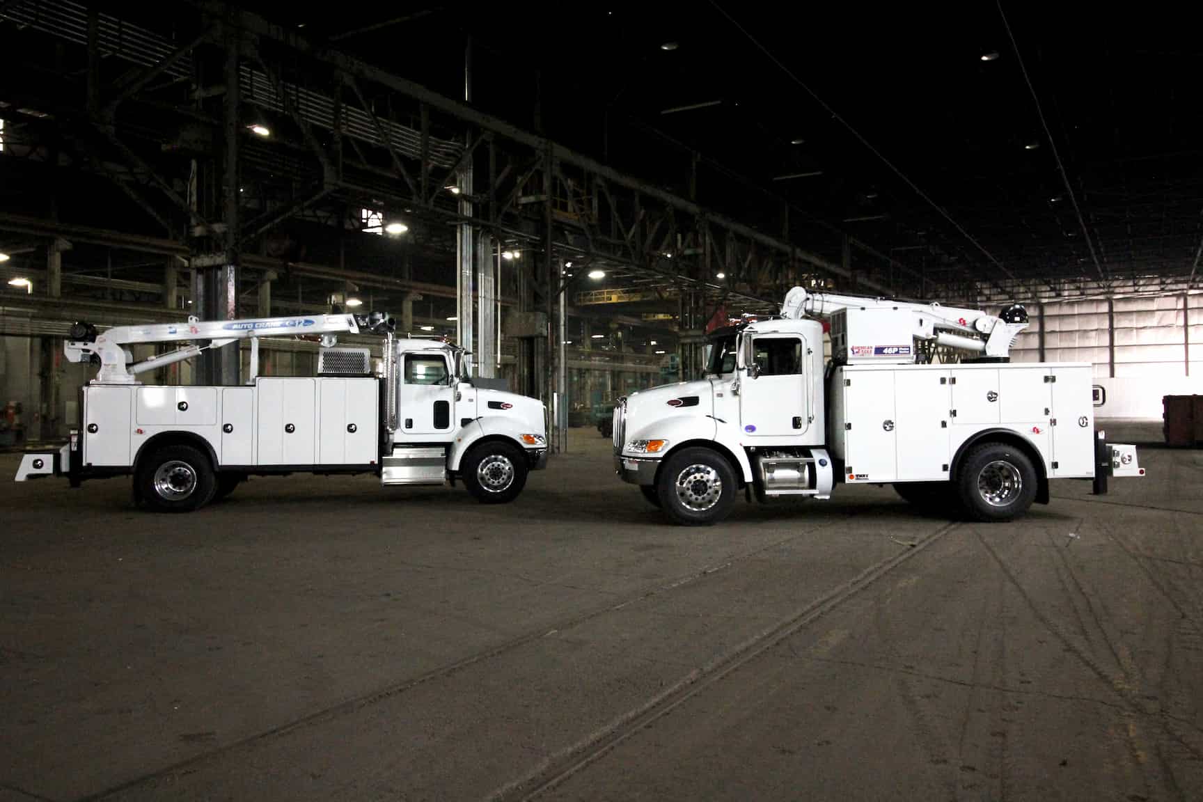 how-to-organize-a-truck-mechanic-service-trucks-with-crane-for-sale
